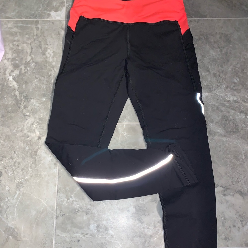 ivivva black w/ white stripe leggings